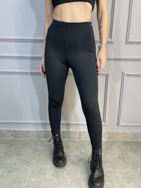 Calça Lola Montaria - Preta