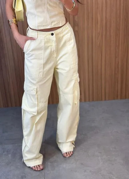 Calça Jeans Cargo Alcance - Amarela
