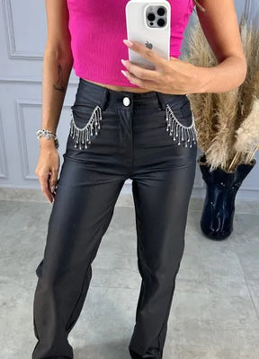 Calça Resinada Wide Leg Pedrarias - Preta